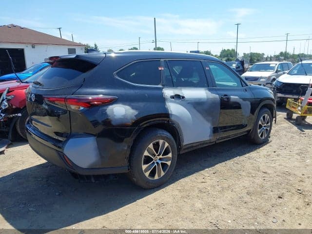 2024 TOYOTA HIGHLANDER XLE 4