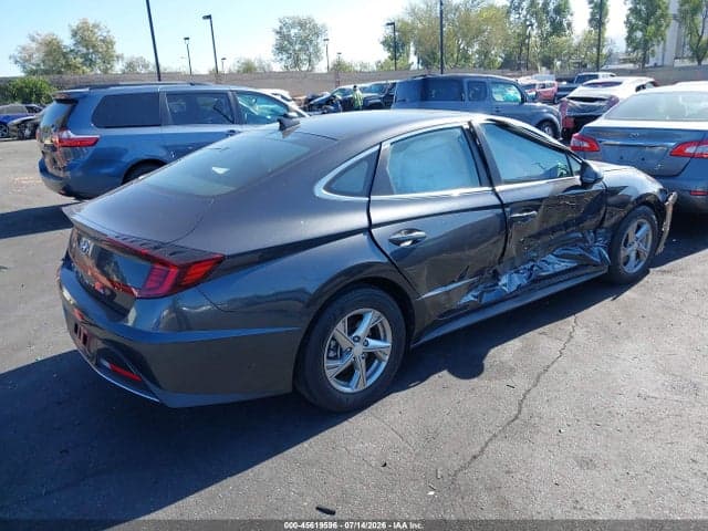 2022 HYUNDAI SONATA SE 4