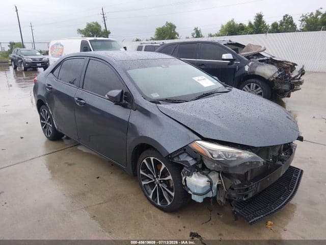 2019 TOYOTA COROLLA SE 1