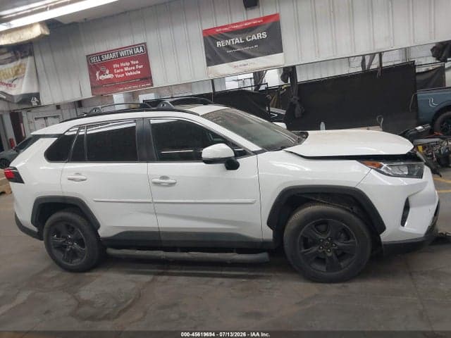 2019 TOYOTA RAV4 XLE 12