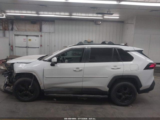 2019 TOYOTA RAV4 XLE 13