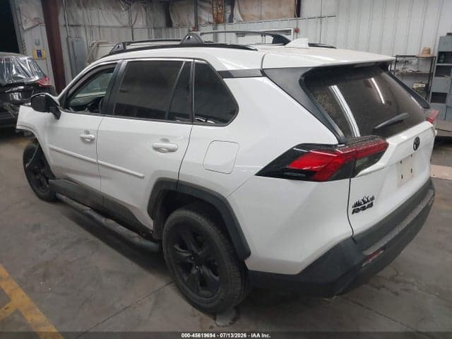 2019 TOYOTA RAV4 XLE 3