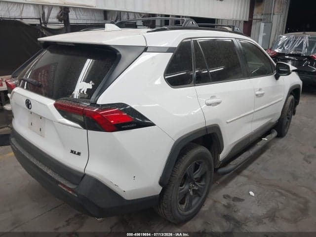 2019 TOYOTA RAV4 XLE 4