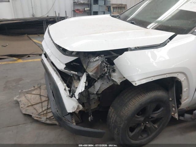 2019 TOYOTA RAV4 XLE 6