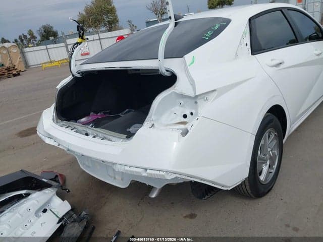 2026 HYUNDAI ELANTRA SE 18