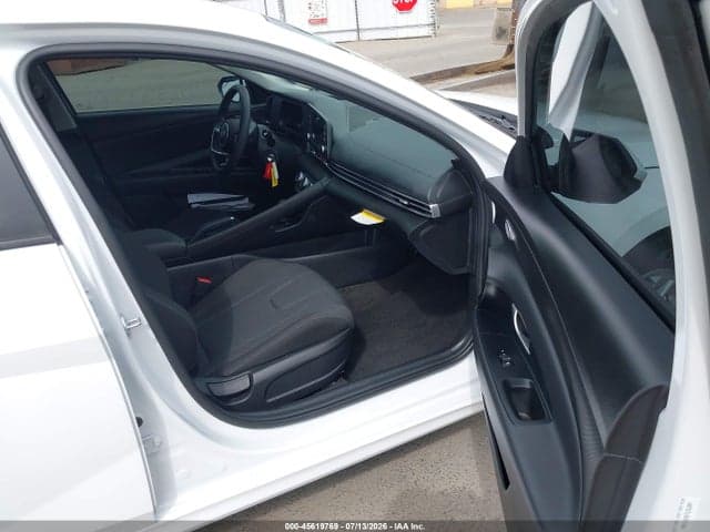 2026 HYUNDAI ELANTRA SE 5