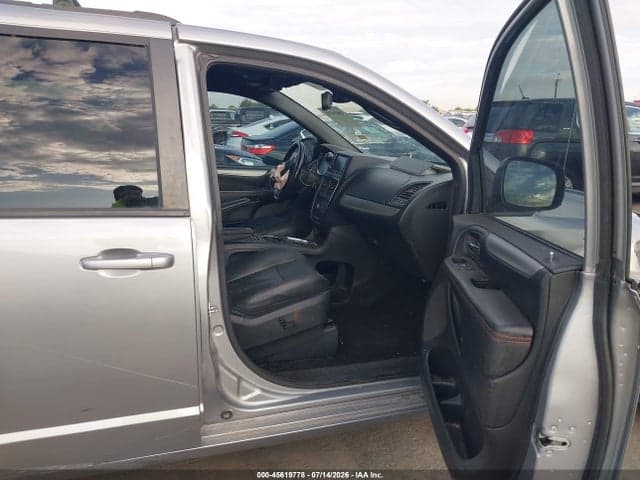 2019 DODGE GRAND CARAVAN GT 5