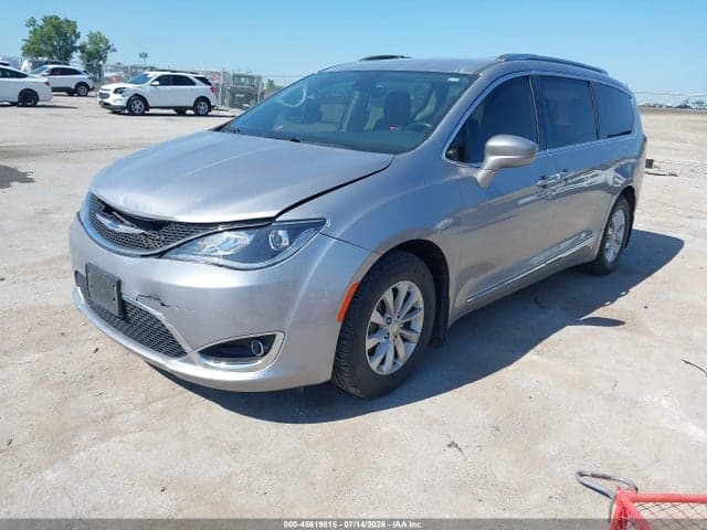 2019 CHRYSLER PACIFICA TOURING L 2