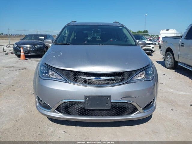 2019 CHRYSLER PACIFICA TOURING L 12