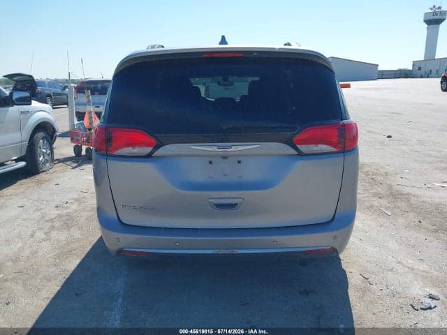 2019 CHRYSLER PACIFICA TOURING L 16