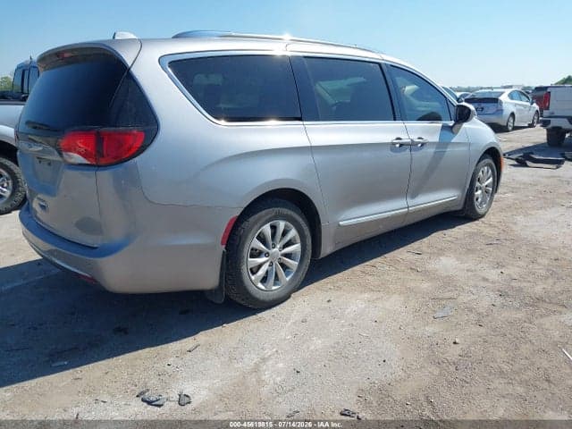 2019 CHRYSLER PACIFICA TOURING L 4