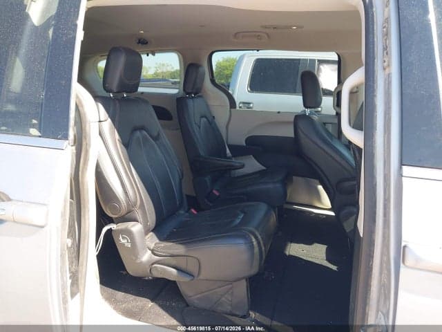 2019 CHRYSLER PACIFICA TOURING L 8
