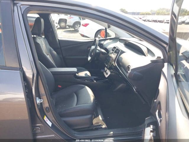 2017 TOYOTA PRIUS FOUR 5