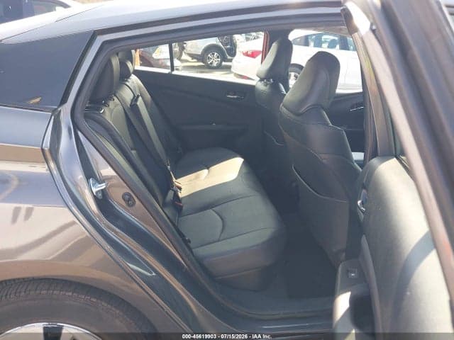 2017 TOYOTA PRIUS FOUR 8