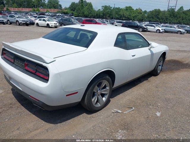 2021 DODGE CHALLENGER SXT 4