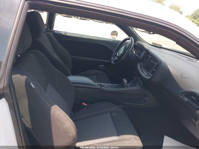2021 DODGE CHALLENGER SXT 5