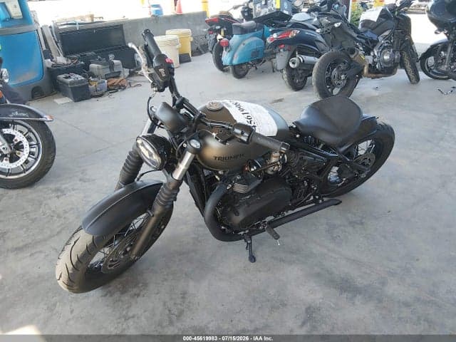 2020 TRIUMPH MOTORCYCLE BONNEVILLE BOBBER BLACK 2