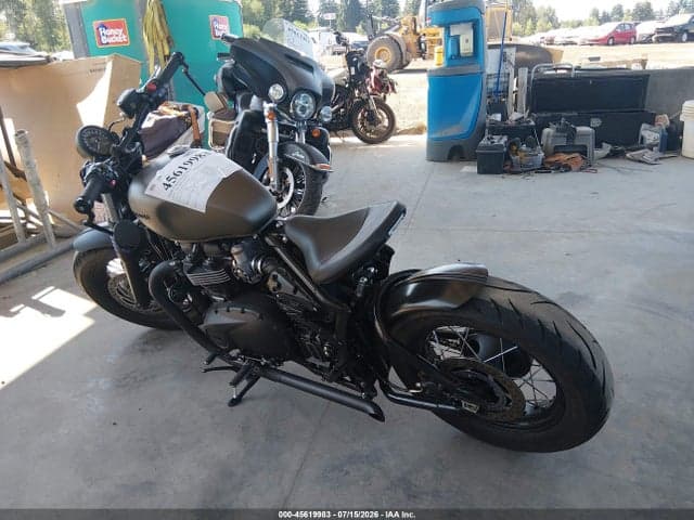 2020 TRIUMPH MOTORCYCLE BONNEVILLE BOBBER BLACK 3