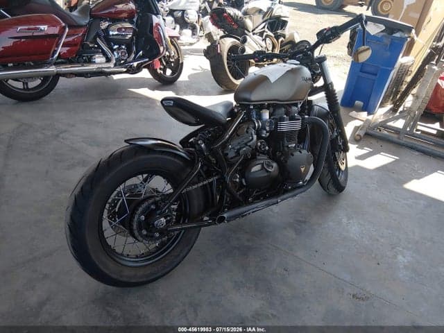 2020 TRIUMPH MOTORCYCLE BONNEVILLE BOBBER BLACK 4