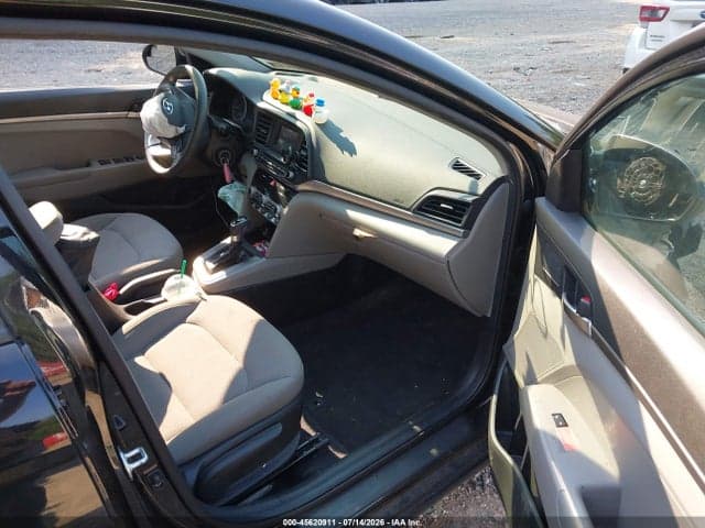 2020 HYUNDAI ELANTRA SE 5