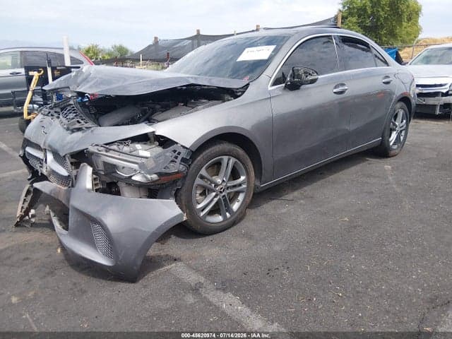2020 MERCEDES-BENZ A 220 2
