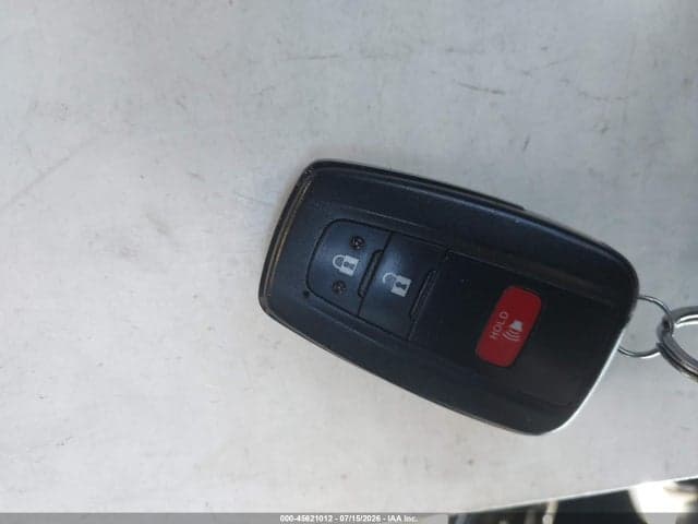 2018 TOYOTA PRIUS THREE 11