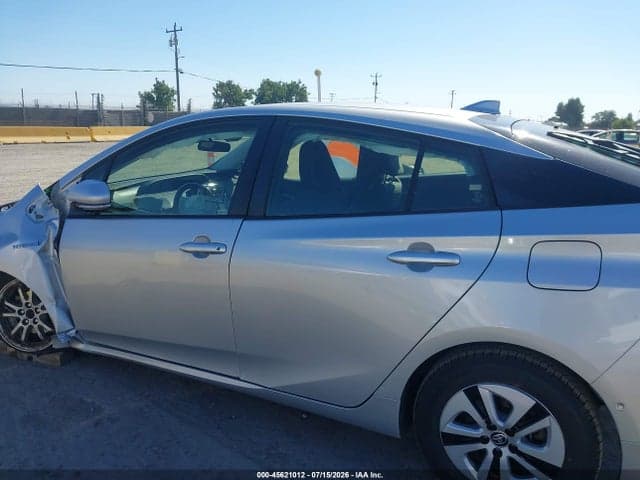 2018 TOYOTA PRIUS THREE 15