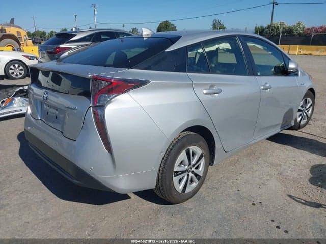 2018 TOYOTA PRIUS THREE 4