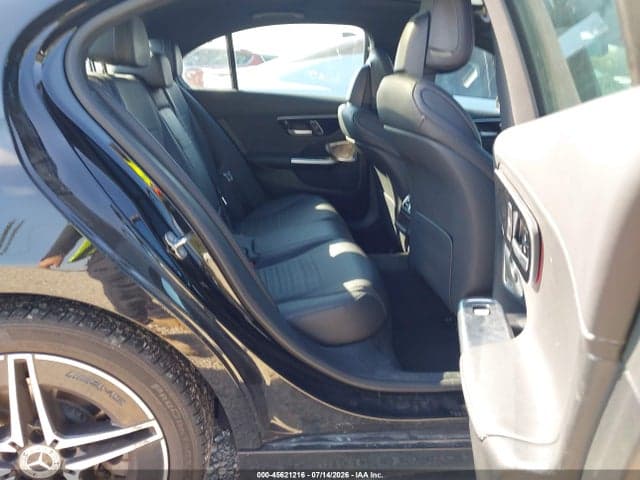 2024 MERCEDES-BENZ C 300 8