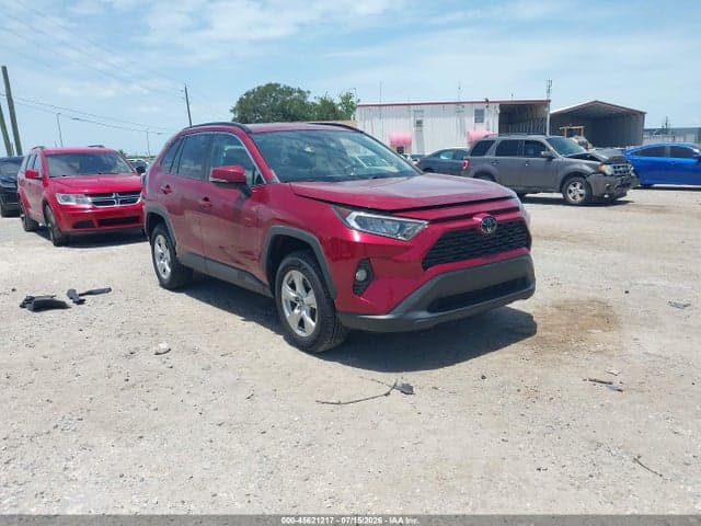 2020 TOYOTA RAV4 XLE 1