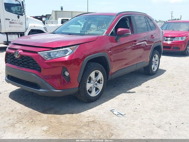 2020 TOYOTA RAV4 XLE 2