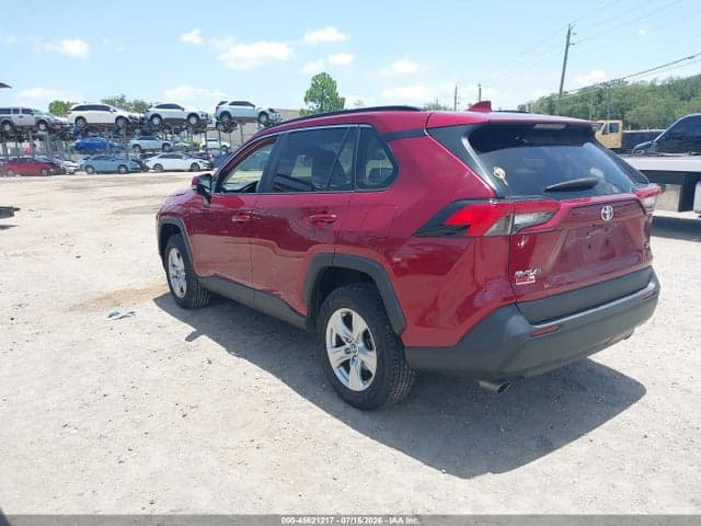 2020 TOYOTA RAV4 XLE 3