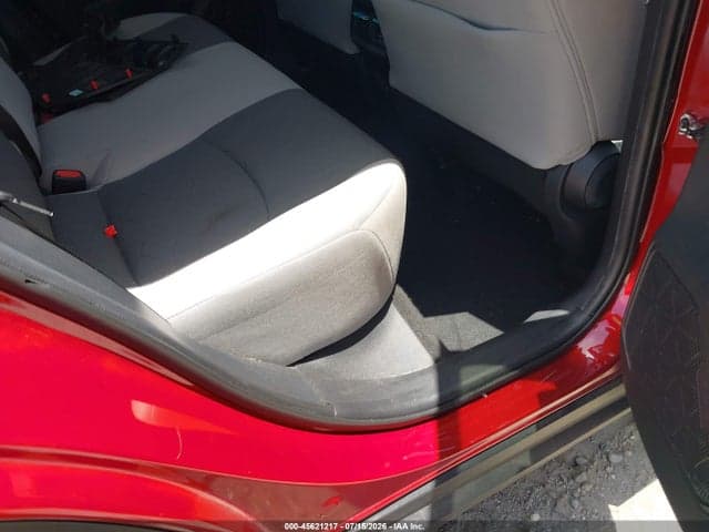 2020 TOYOTA RAV4 XLE 8