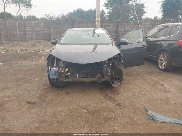 2018 TOYOTA COROLLA LE 13