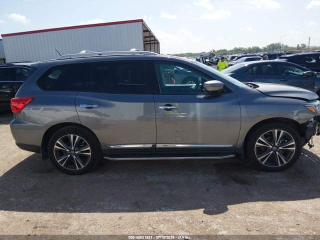 2017 NISSAN PATHFINDER PLATINUM 13