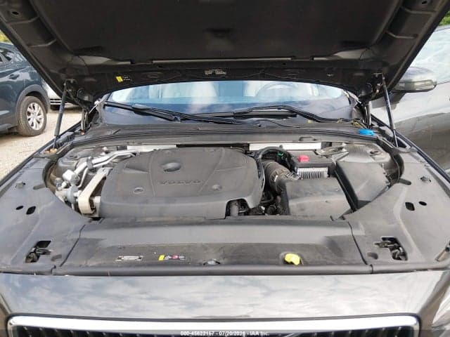 2020 VOLVO V90 CROSS COUNTRY T6 10