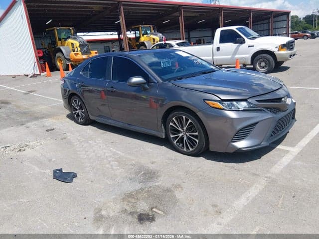 2020 TOYOTA CAMRY SE 1