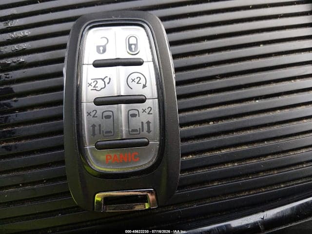2023 CHRYSLER PACIFICA TOURING L 11