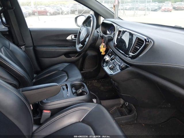 2023 CHRYSLER PACIFICA TOURING L 5