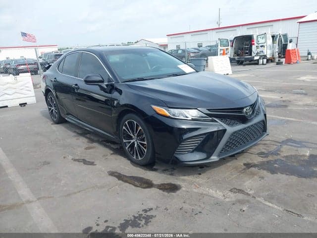 2018 TOYOTA CAMRY SE - 1
