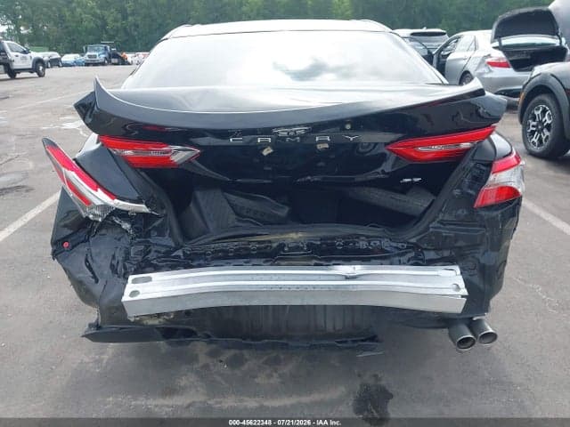 2018 TOYOTA CAMRY SE 6
