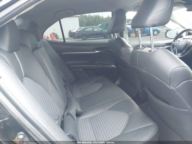 2018 TOYOTA CAMRY SE 8