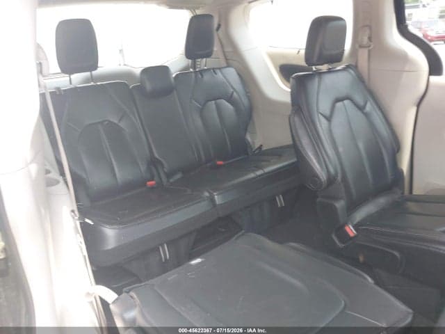 2022 CHRYSLER PACIFICA TOURING L 8