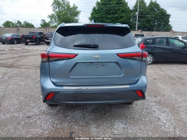 2022 TOYOTA HIGHLANDER LIMITED 17