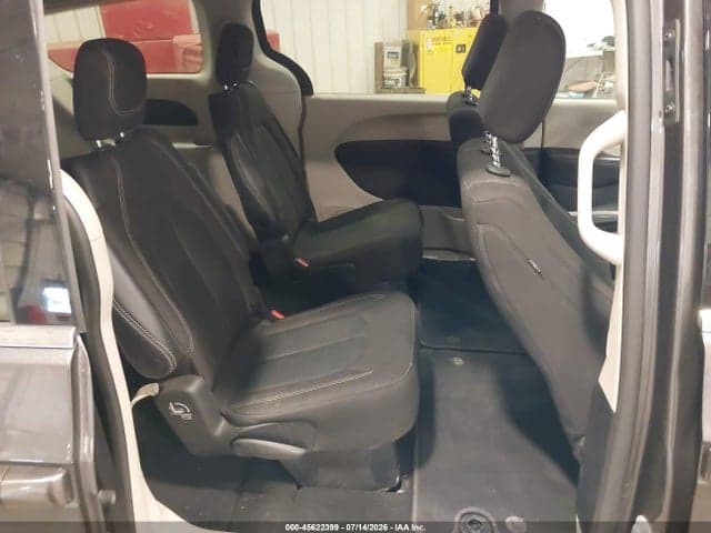 2022 CHRYSLER VOYAGER LX 8