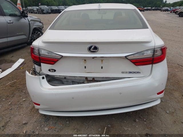 2017 LEXUS ES 300H 16