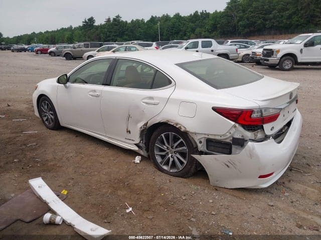 2017 LEXUS ES 300H 3