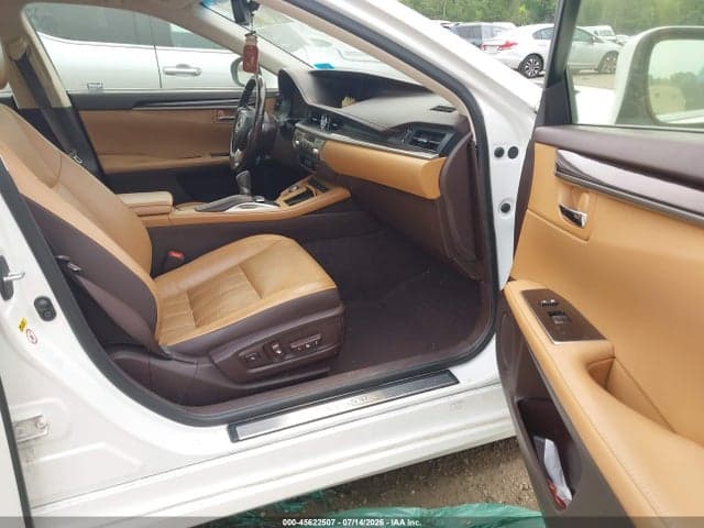 2017 LEXUS ES 300H 5