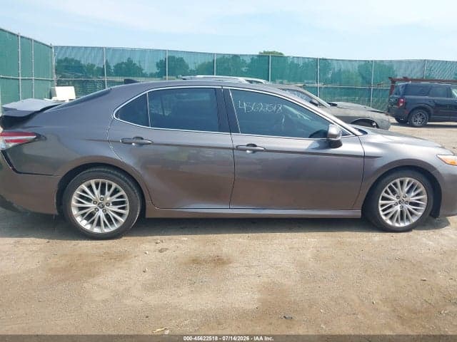2019 TOYOTA CAMRY XLE V6 13