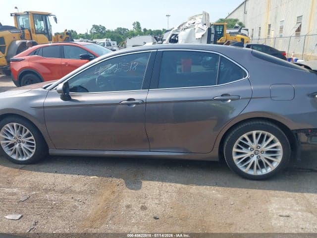 2019 TOYOTA CAMRY XLE V6 14